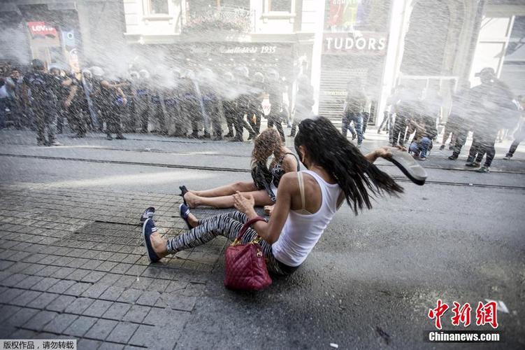 _柏林“骄傲游行”袭击案嫌疑人被警方击毙_柏林“骄傲游行”袭击案嫌疑人被警方击毙